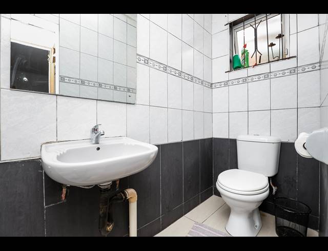 3 BEDROOM FREEHOLD FOR SALE IN NEWLANDS WEST